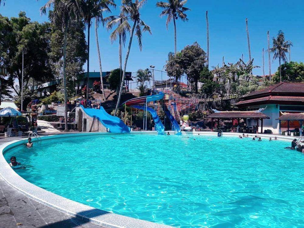 Kolam renang wisata rekreasi Tlogomas Malang. Instagram/wahana184