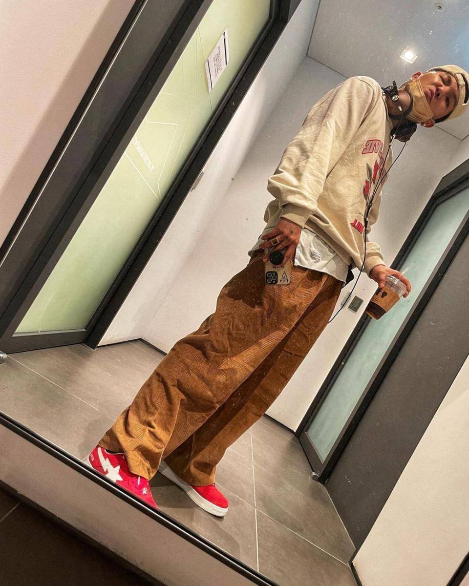 celana oversize ala Mino WINNER (instagram.com/realllllmino)