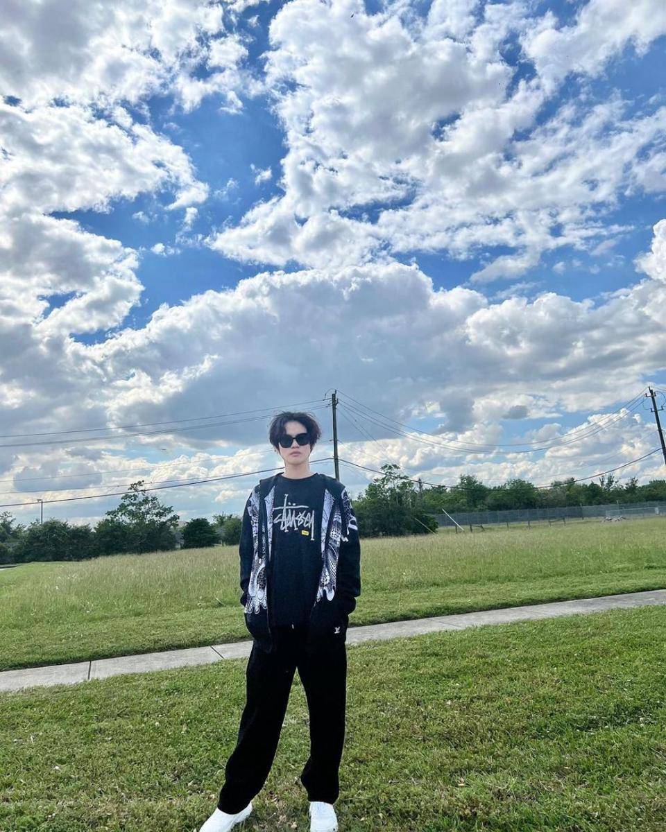 outfit layering ala Chenle NCT DREAM (instagram.com/nct_dream)