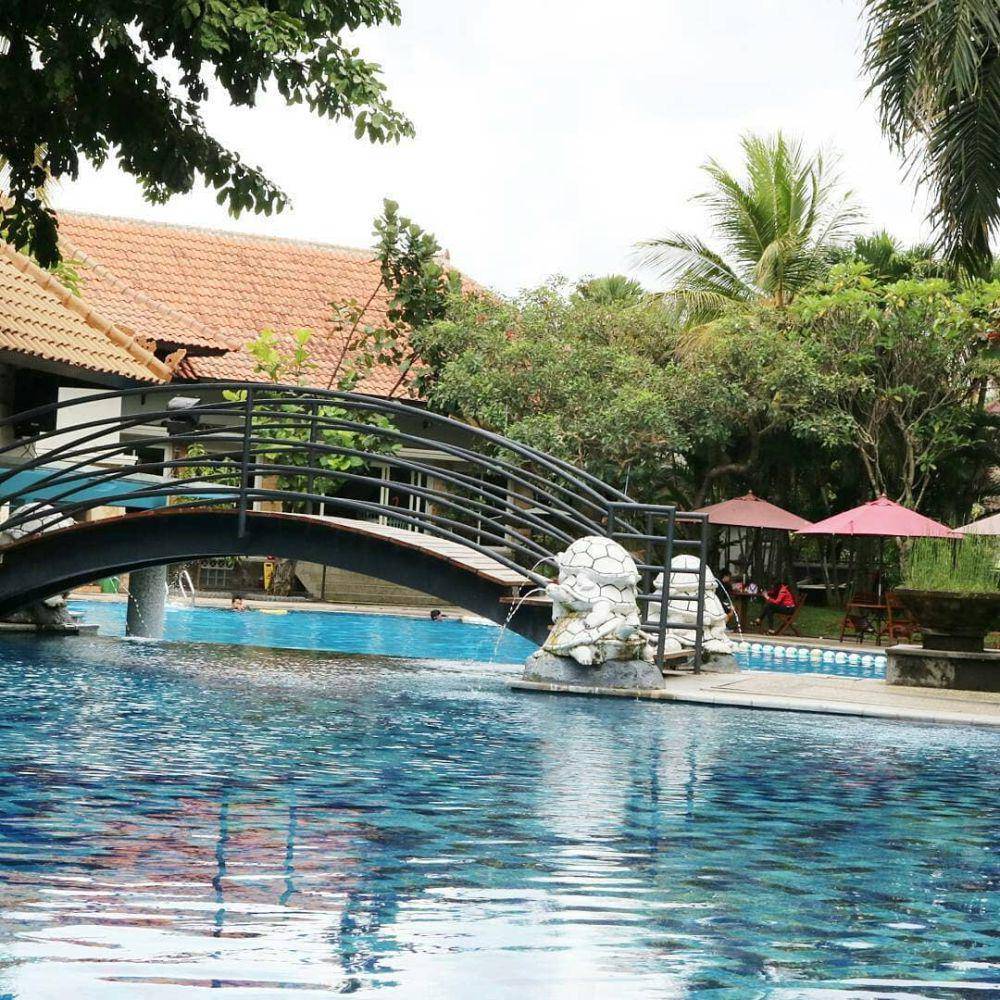 Kolam renang Permata Jingga Malang. Instagram/akurindumalang