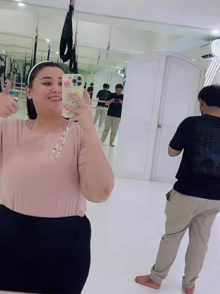 potret Clarissa Putri coba bungee workout (instagram.com/clarissaputri_)