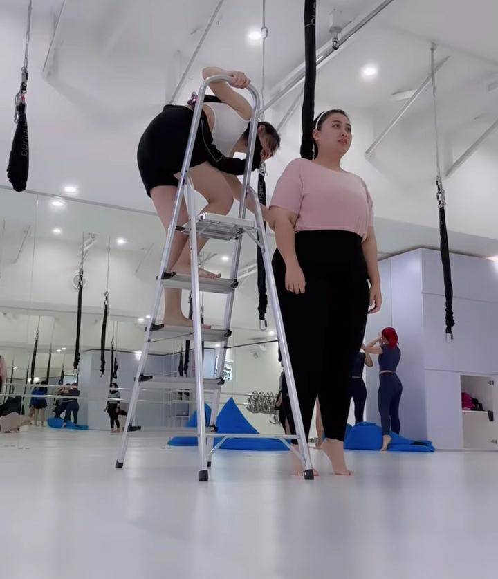 potret Clarissa Putri coba bungee workout (instagram.com/clarissaputri_)