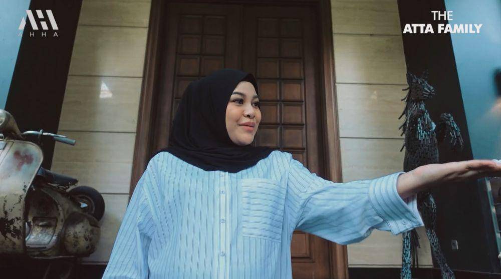 Aurel dapat kado jelang melahirkan (YouTube.com/Attahalilintar)