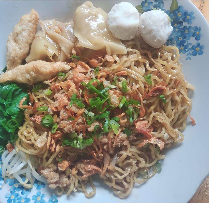 Bakmi Asoka 57 (instagram.com/ bakmie_asoka_57)