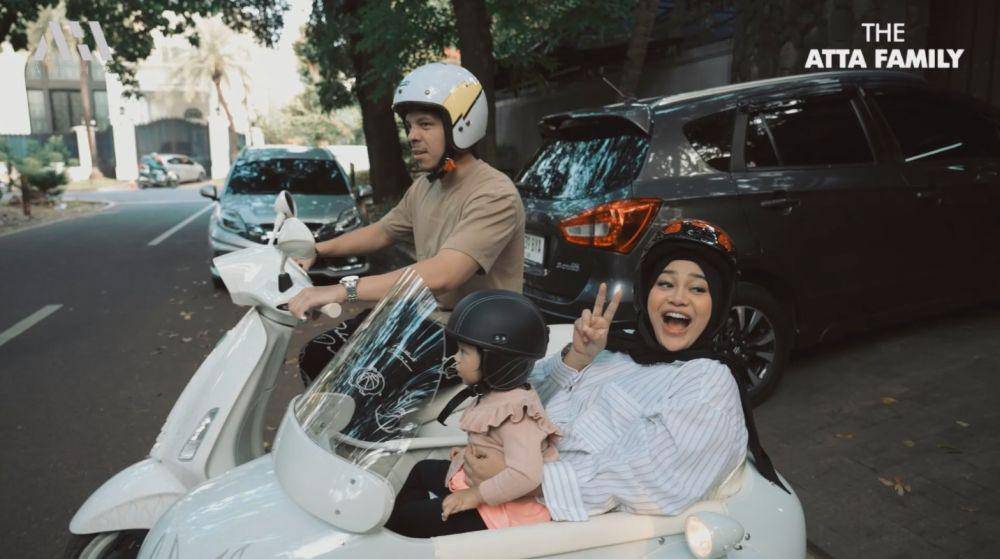 Aurel dapat kado jelang melahirkan (YouTube.com/Attahalilintar)
