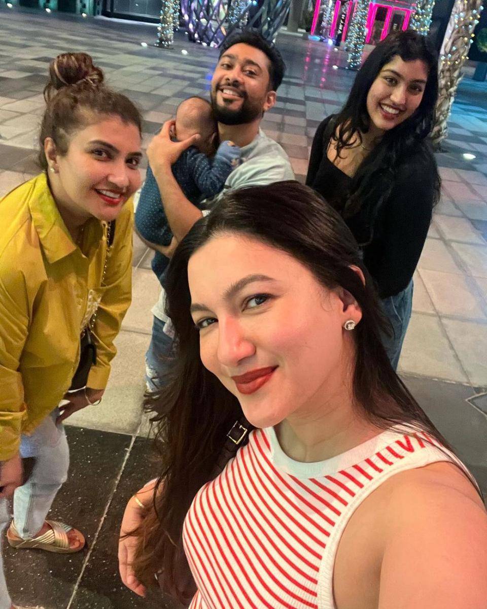 keluarga Gauahar Khan (instagram.com/gauaharkhan)
