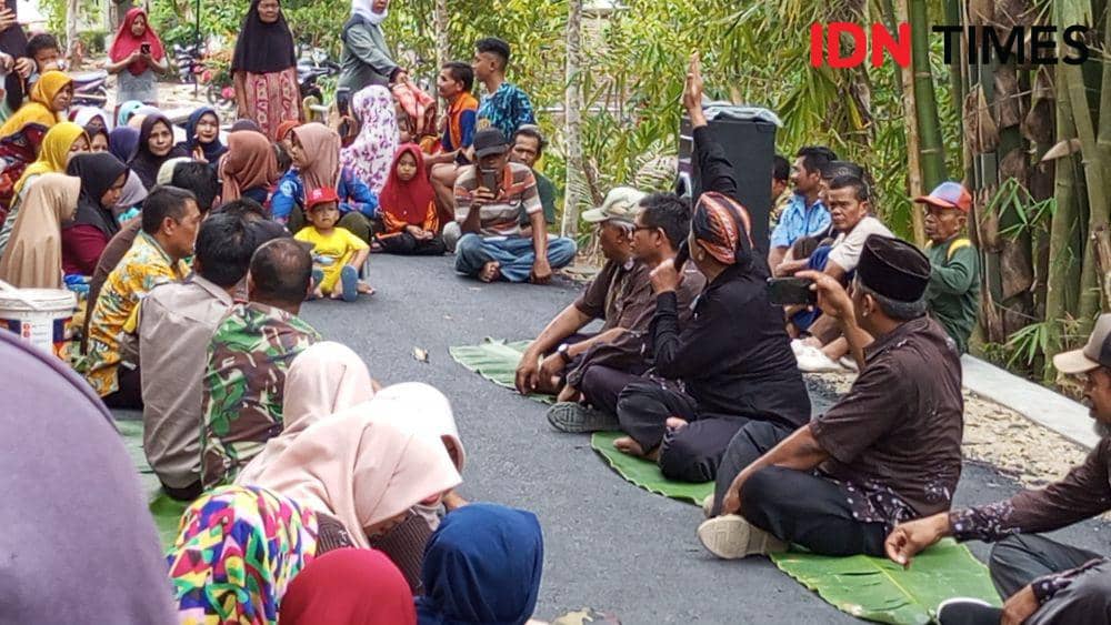 20 Tahun Jalan Rusak, Warga Desa Rawaheng Banyumas Gelar Syukuran
