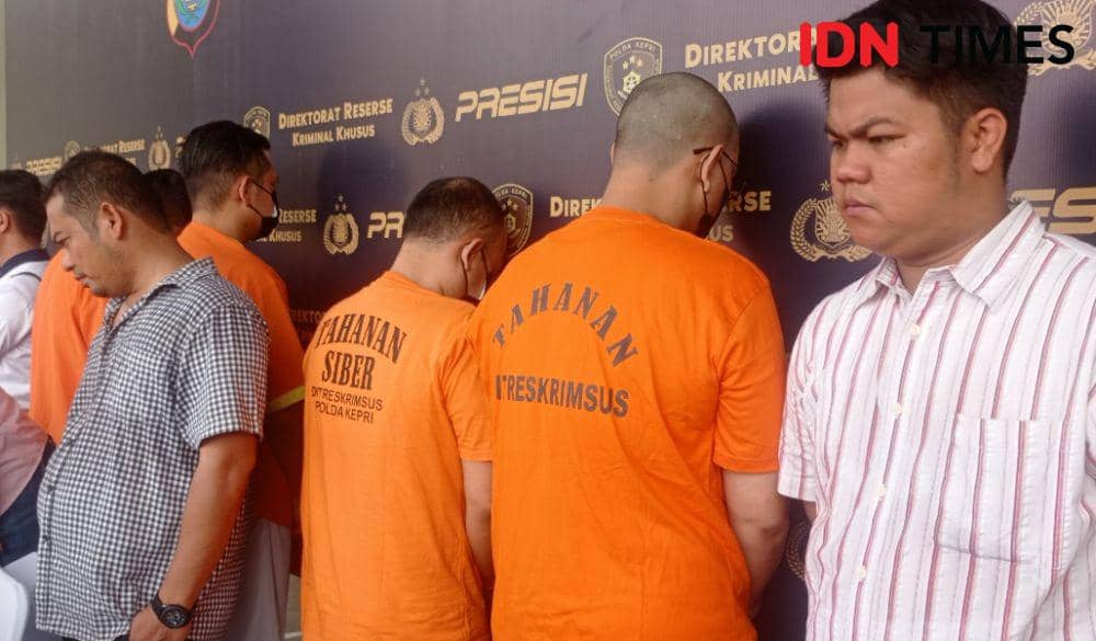 Curi Data Nasabah, Polisi Tangkap 4 Pekerja Bank di Kota Batam
