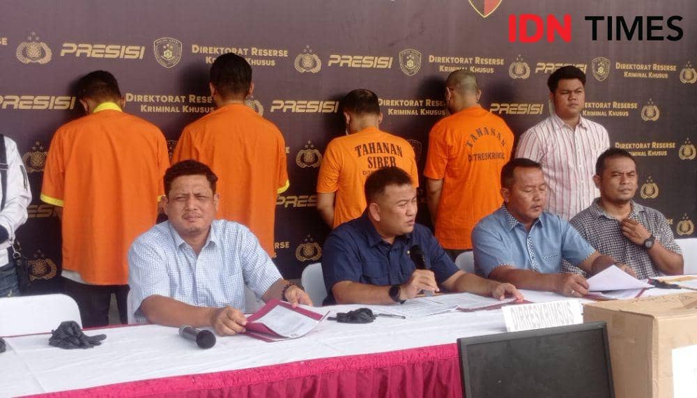 Dirreskrimsus Polda Kepri, Kombes Pol Nasriadi saat menyampaikan keterangan kepada awak media (IDN Times / Putra Gema Pamungkas)