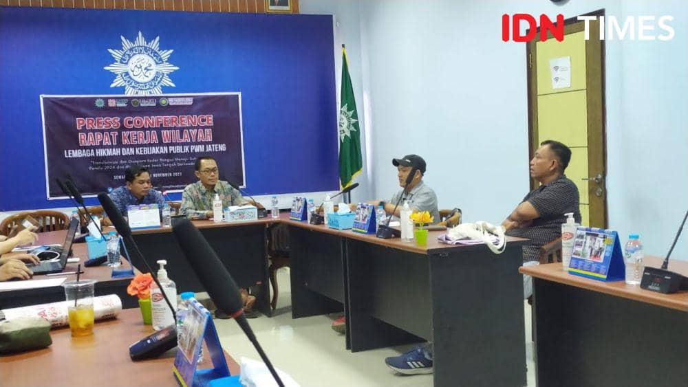 Sekretaris LHKP PWM Jateng Wahidin Hasan saat sesi press conference di PWM Jateng. (IDN Times/Fariz Fardianto)