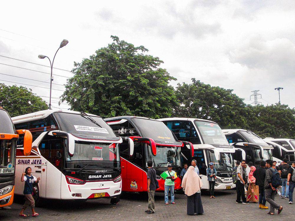 ilustrasi suasana di terminal bis (commons.wikimedia.org/BimaPutra99)