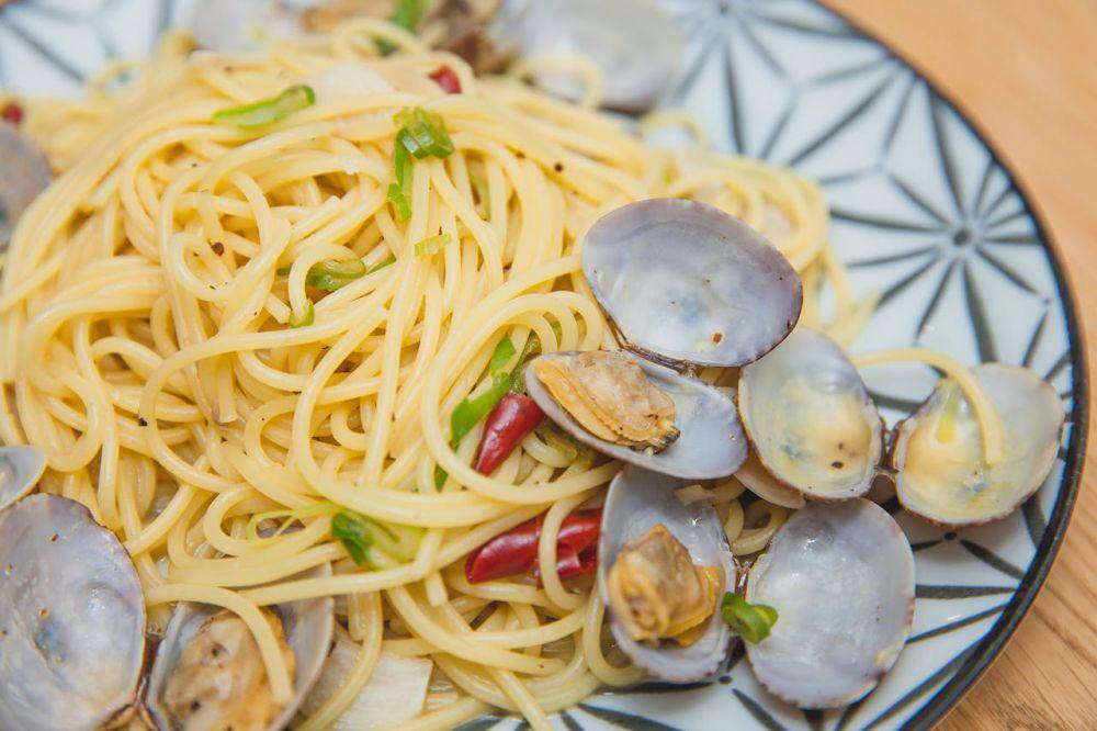 lemon spaghetti dengan seafood (pexels.com/Ryutaro Tsukata)