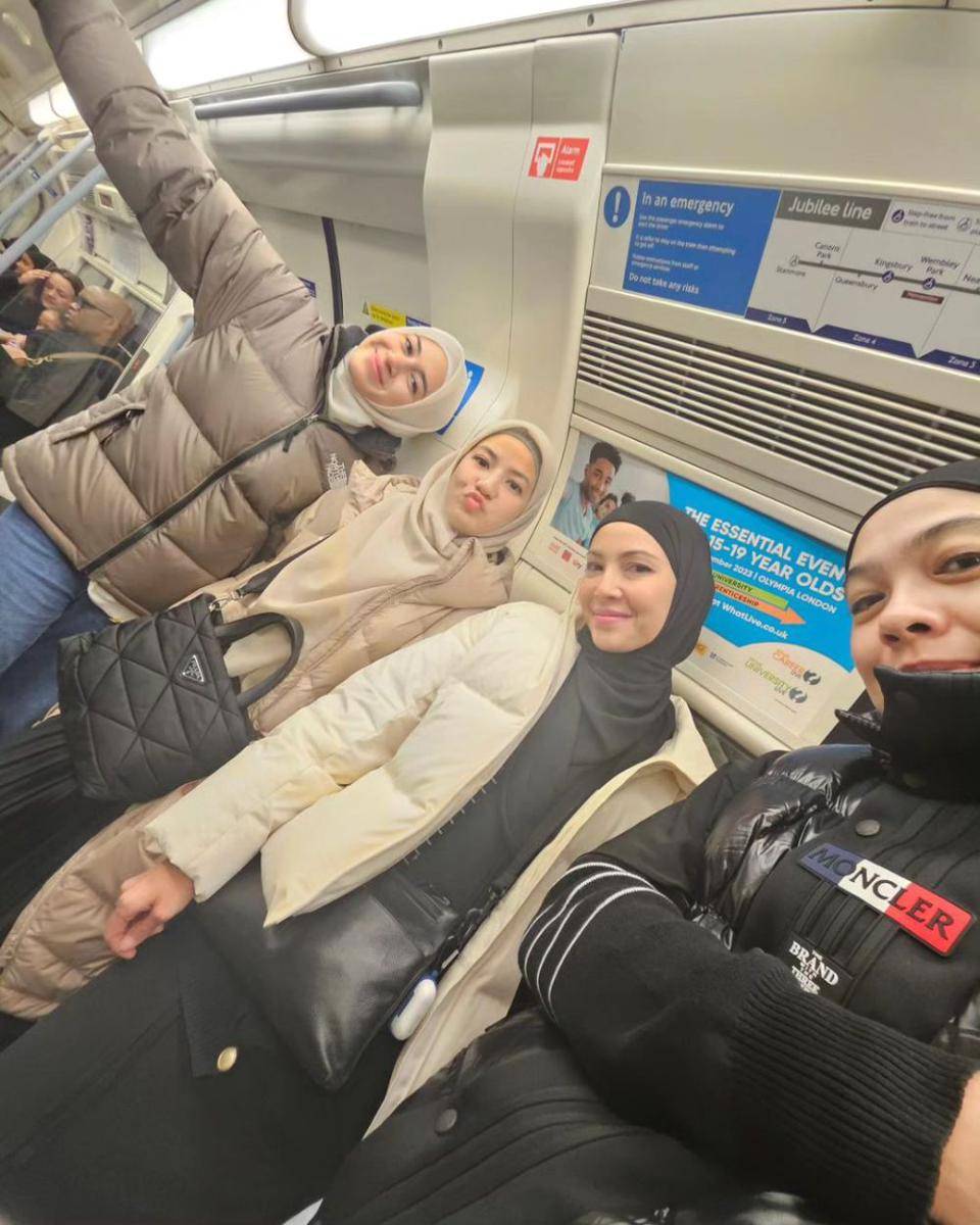 potret Dian Ayu Lestari di London (instagram.com/dianayulestari)