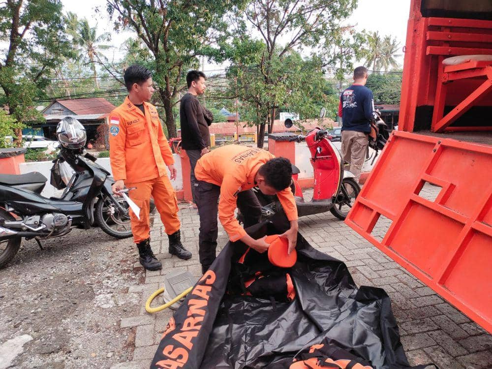 Tim SAR Cari Peternak Sapi Terbawa Arus Sungai di Enrekang