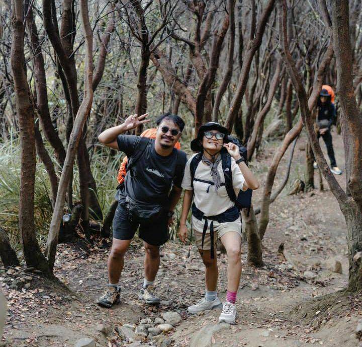 potret Aci Resti mendaki gunung Papandayan (instagram.com/aciresti)