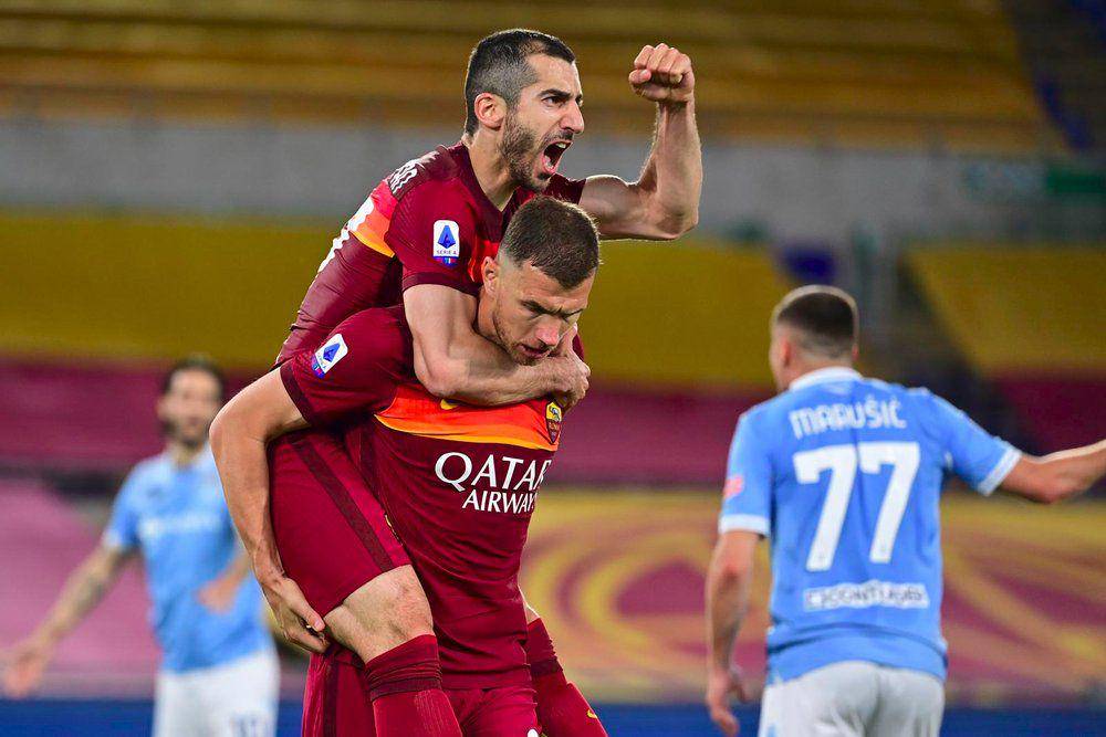 AS Roma merayakan gol ke gawang Lazio dalam derbi kedua di Serie A 2020/2021. (twitter.com/OfficialASRoma)