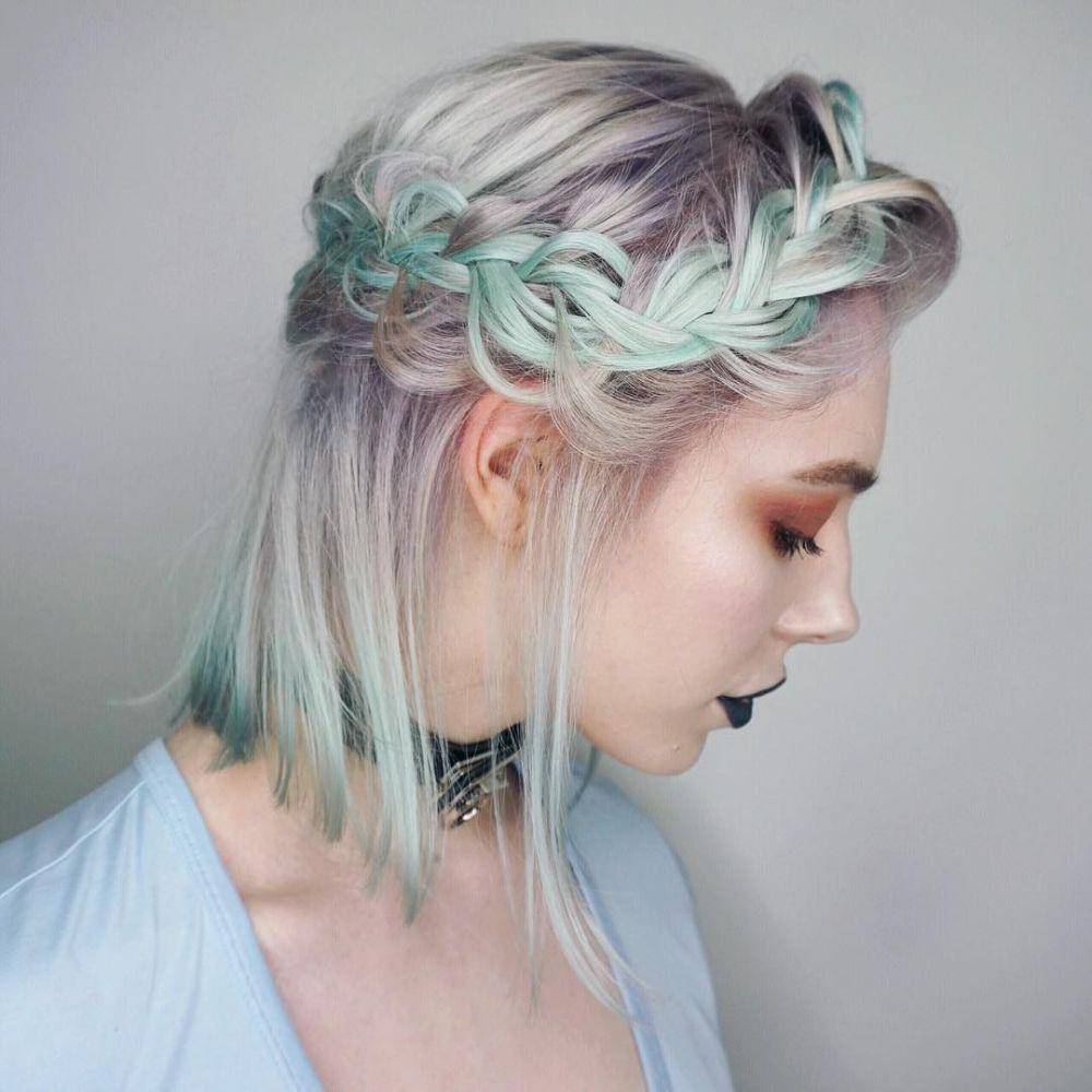 Rambut pendek kepang. (instagram.com/chrisweberhair)