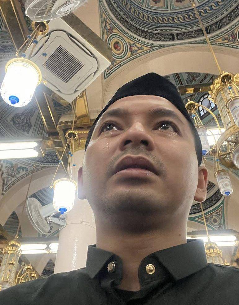 Reza Surya Putra beribadah umrah (instagram.com/rezasuryaptr)