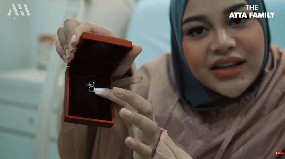 Aurel melahirkan anak kedua (YouTube.com/AH)