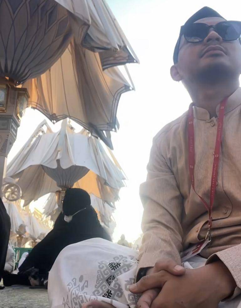 Reza Surya Putra beribadah umrah (instagram.com/rezasuryaptr)