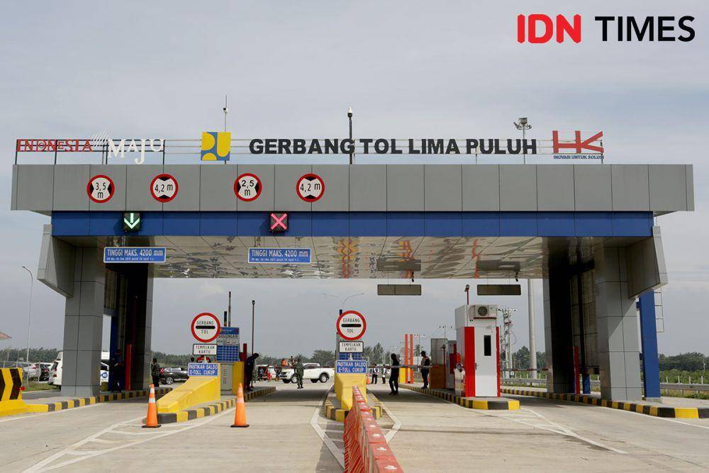 Ruas jalan tol Tebingtinggi - Indrapura dan Indrapura - Limapuluh resmi dibuka, Jumat (10/11/2023). (IDN Times/Arifin Al Alamudi)