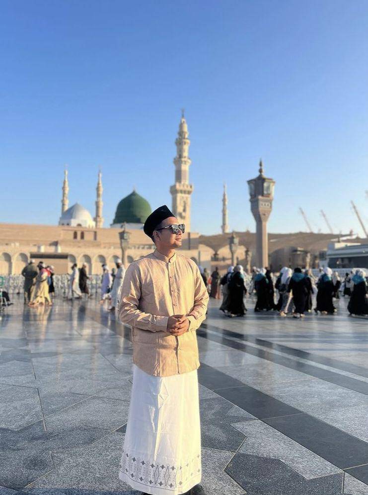 Reza Surya Putra beribadah umrah (instagram.com/rezasuryaptr)