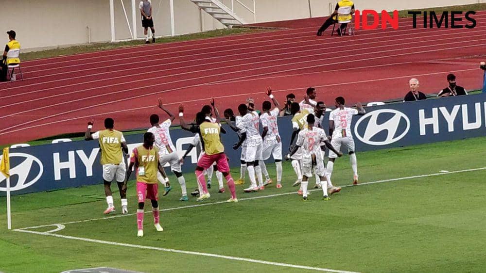 Selebrasi Timnas Mali usai catak gol di babak pertama. (IDN Times/Larasati Rey)