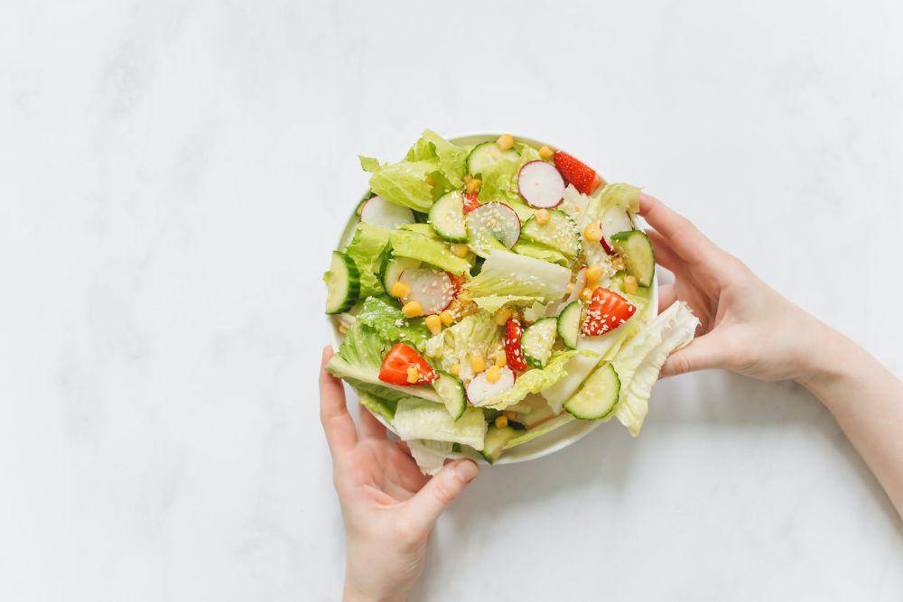 ilustrasi salad (pexels.com/Polina Tankilevitch)