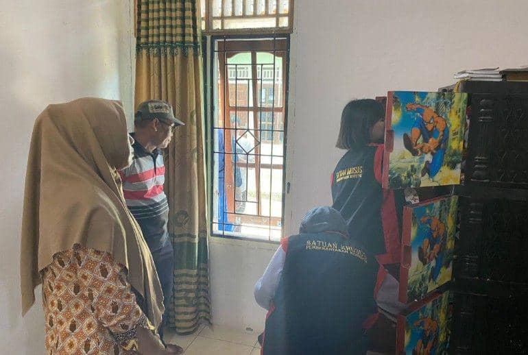 (Kejari Prabumulih saat menggeledah rumah dinas Kadishub dan Kasbubag Keuangan Prabumulih) IDN Times/istimewa