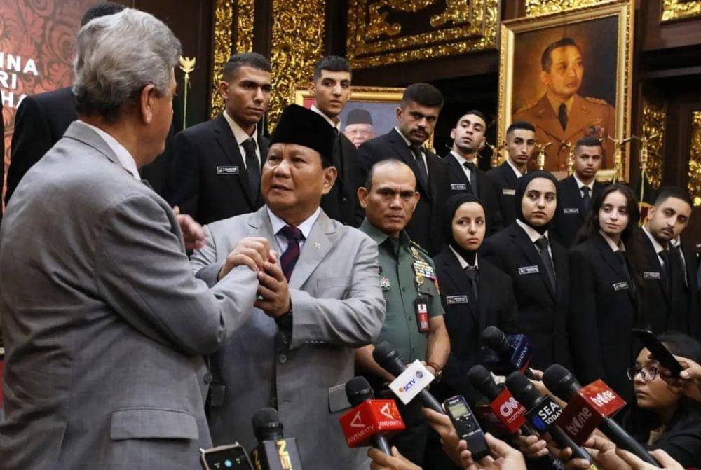 Menhan Prabowo Subianto ketika menerima 22 kadet dari angkatan bersenjata Palestina. (www.instagram.com/@kemhanri)