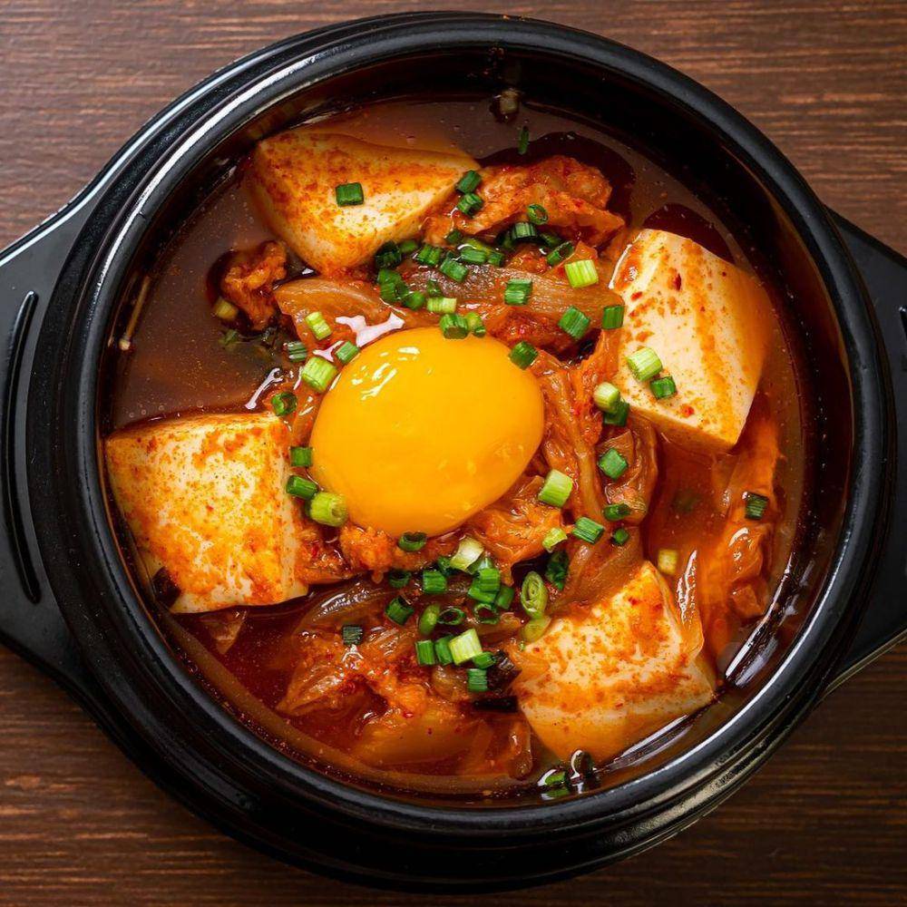 ilustrasi sundubu jjigae (instagram.com/chefdevagisanmugam)