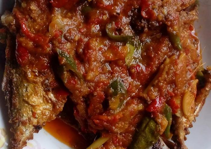 Resep Ikan Kembung Bumbu Rujak, Menu Makan Siang yang Bikin Nagih