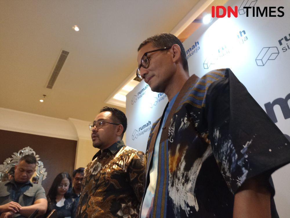CEO Rumah Siap Kerja, Roestiandi Tsamanov dan Menteri Pariwisata dan Ekonomi Kreatif (Menparekraf), Sandiaga Salahuddin Uno. (IDN Times/Herlambang Jati Kusumo)