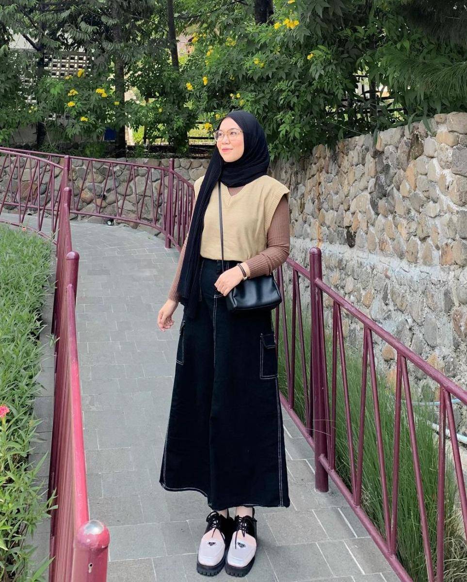 inspirasi OOTD ala Oca (instagram.com/stkhomsah)