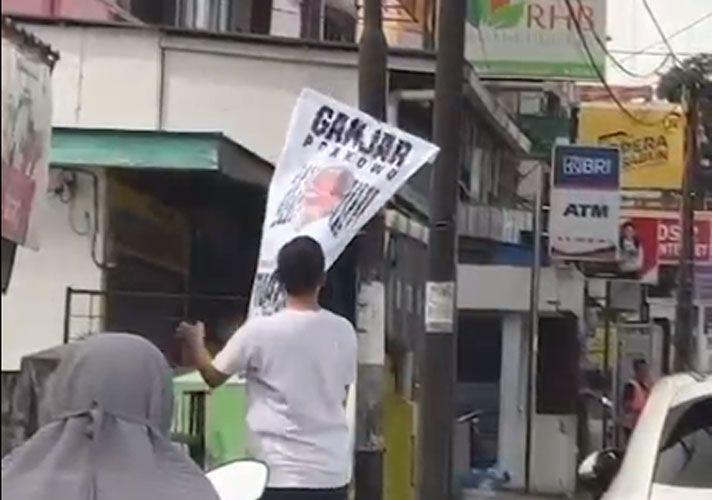 Atribut Dicopot, Warga Ikhlaskan Rumahnya Dipasang Baliho Ganjar