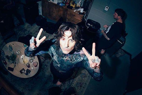 Oli Jelaskan Alasan BMTH Tak Bisa Lanjutkan Konser di Jakarta