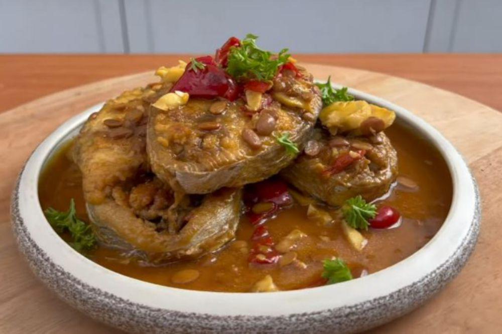 Resep Tenggiri Goreng Saus Tauco yang Cara Bikinnya Praktis