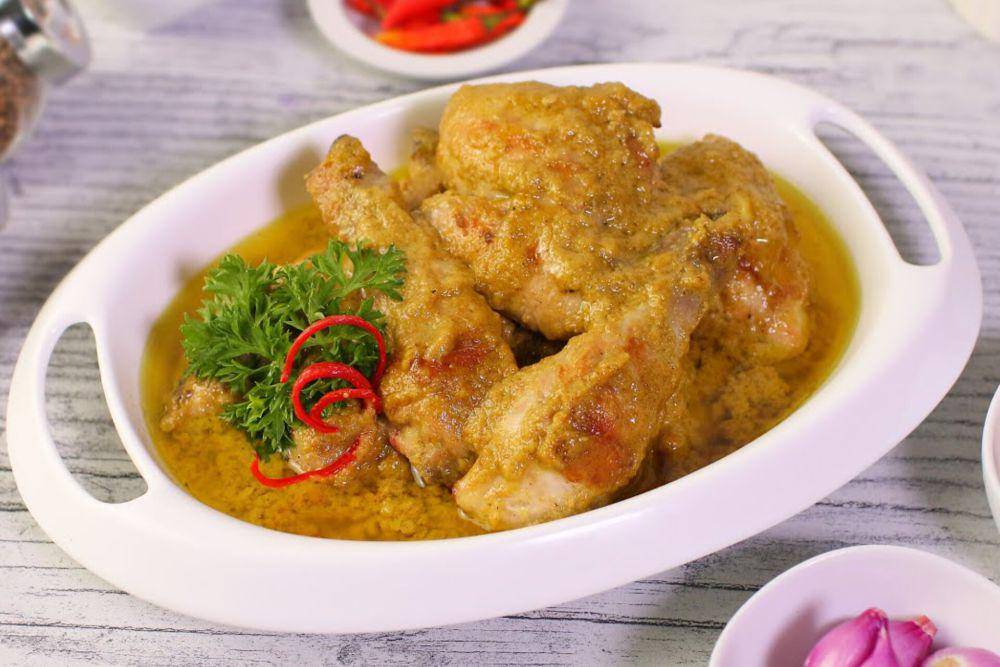 ayam bumbu ingkung (YouTube.com/Simple Rudy TV)