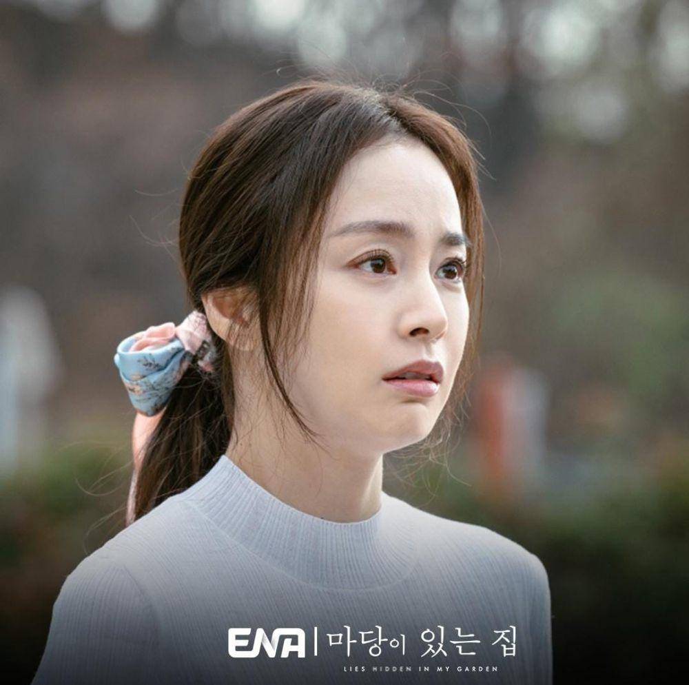 Kim Tae Hee di drama Lies Hidden in My Garden (instagram.com/channel.ena.d)
