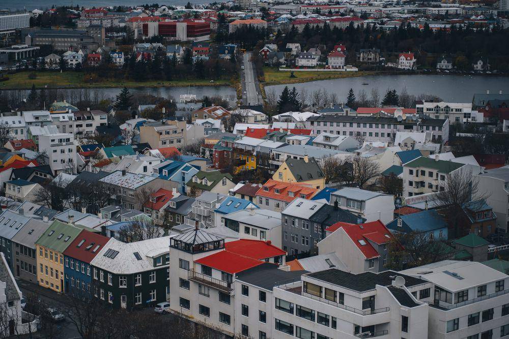 ilustrasi kota di Islandia (Unsplash.com/real_jansen)