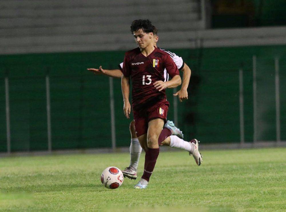 Santiago Silva saat memperkuat Timnas Venezuela U-17. (instagram.com/santisilvagill)
