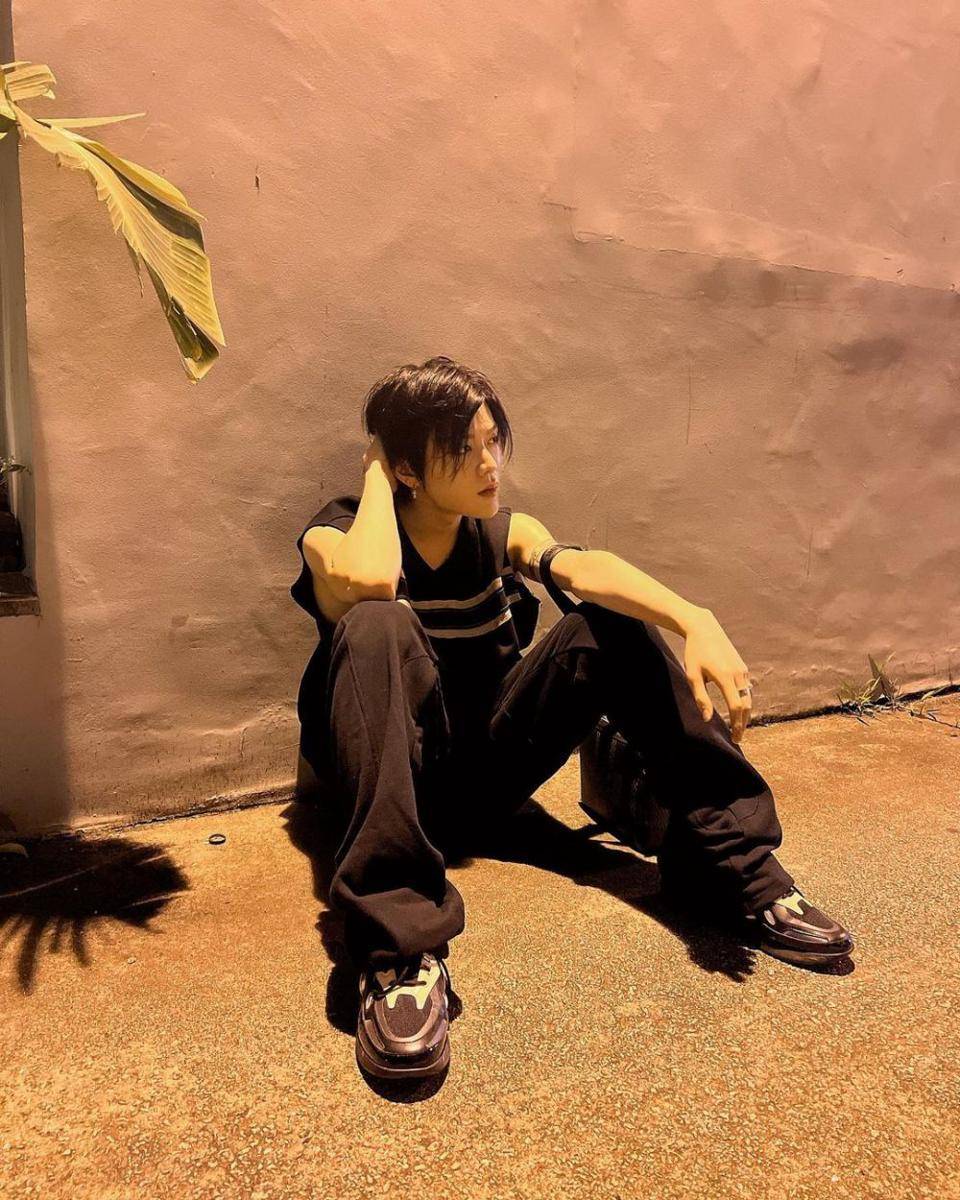 padu padan celana oversize ala Yuta NCT (instagram.com/yuu_taa_1026)