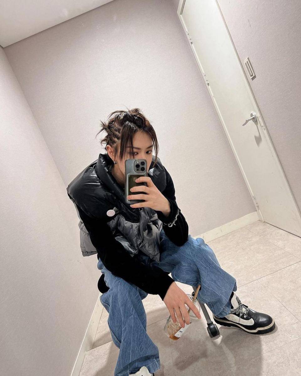 padu padan celana oversize ala Yuta NCT (instagram.com/yuu_taa_1026)