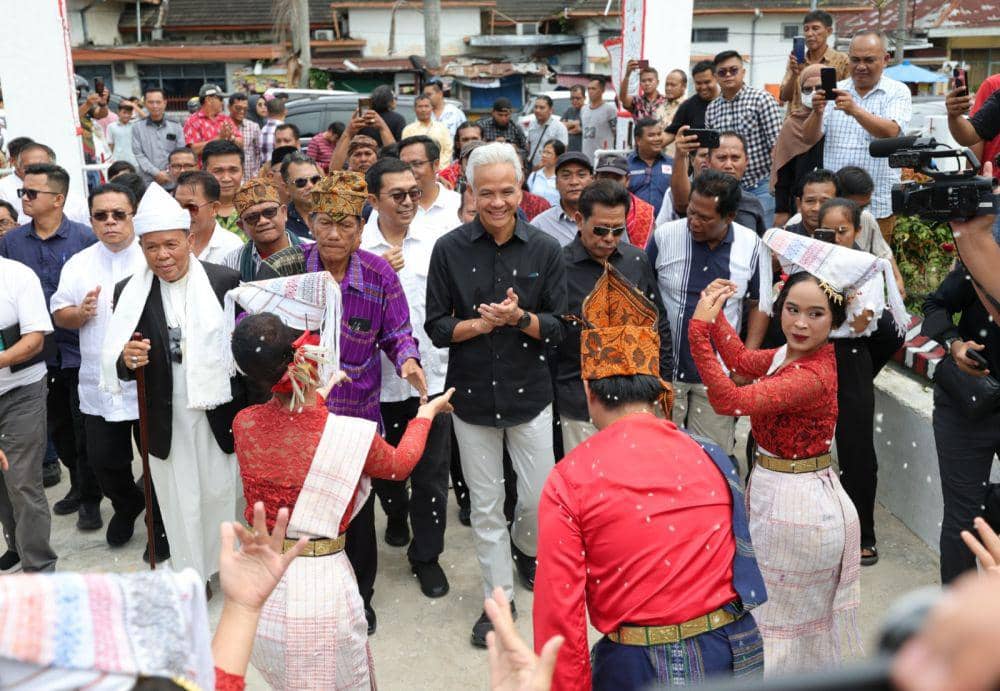 Ganjar Pranowo berkunjung ke Museum Simalungun, Siantar, Sabtu (11/11/2023). (Dok. IDN Times)