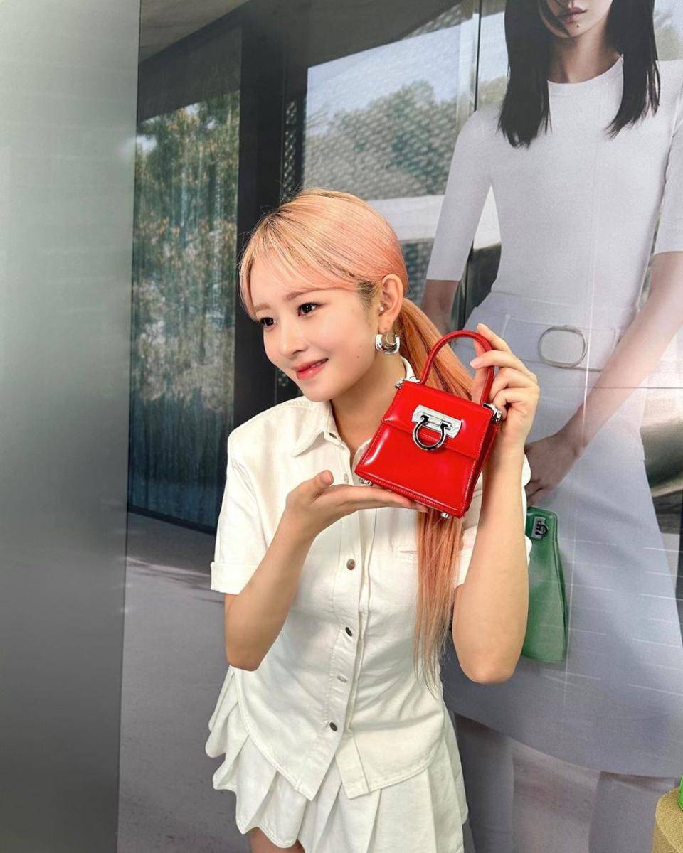 referensi outfit girly ala Rei IVE (instagram.com/ivestarship)