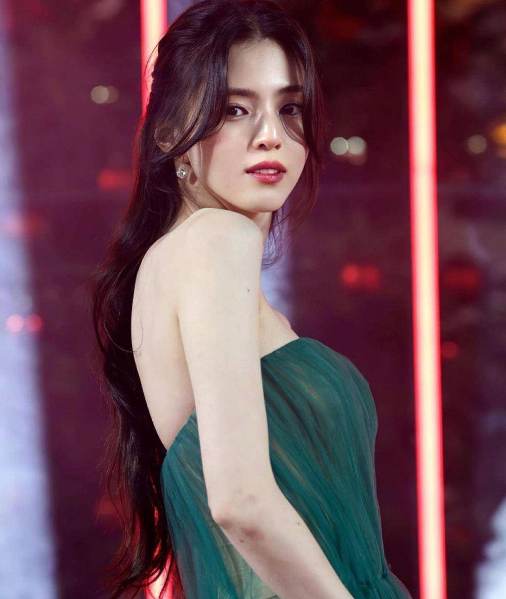 Han So Hee (instagram.com/xeesoxee)