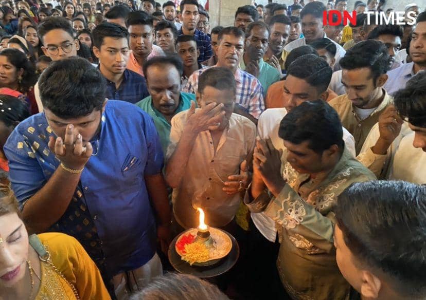 Ribuan Umat Hindu Rayakan Deepavali di Kuil Shri Mariamman