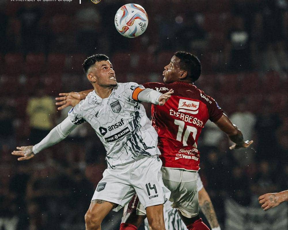 Stefano Lilipaly (kiri) dan Eber Bessa (kanan). (Instagram.com/baliunitedfc)