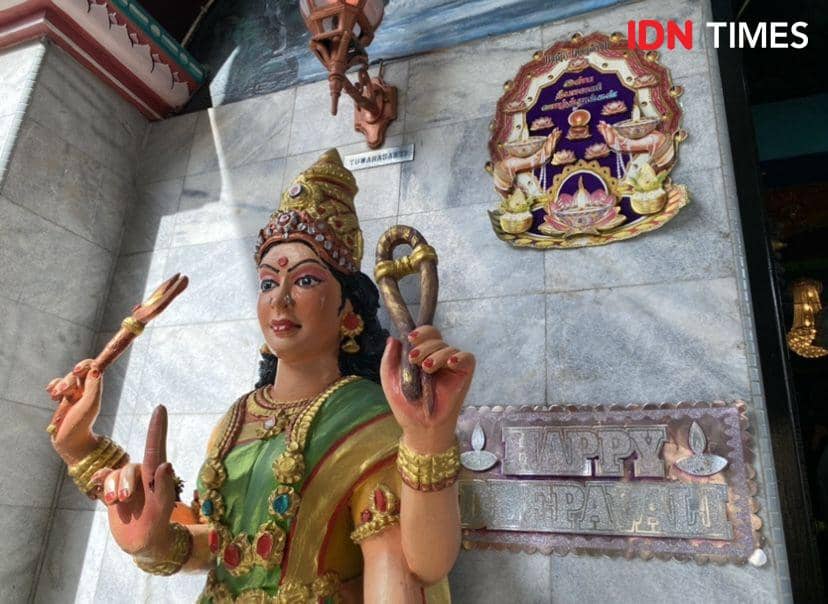 Suasana perayaan Deepavali di kuil Shri Mariamman Medan (IDN Times/Indah Permata Sari)