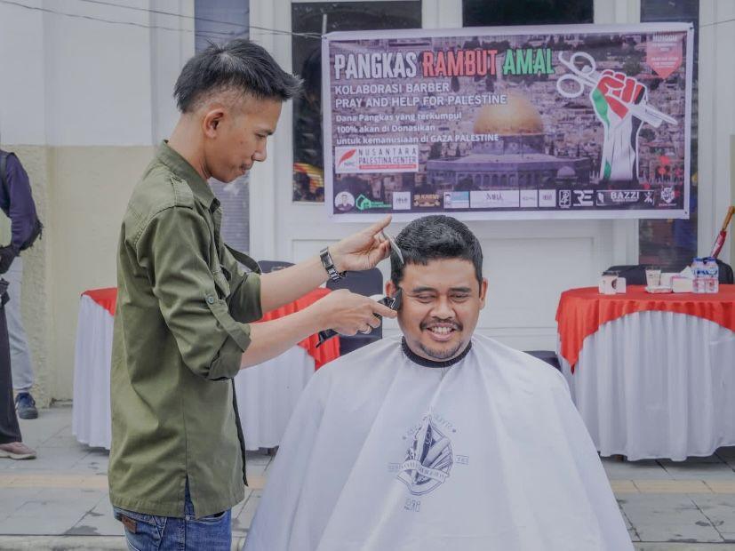 Wali Kota Bobby Ikut Pangkas Rambut Amal untuk Palestina